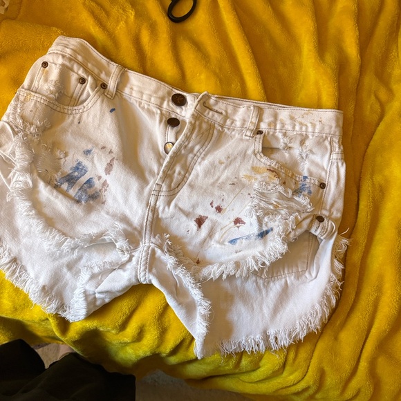 One Teaspoon Cocoa Cash Bandits White Painted Jean Shorts - Picture 4 of 16